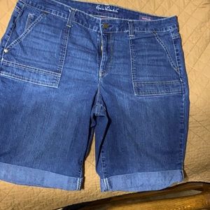 Gloria Vanderbilt Bermuda size 16W
